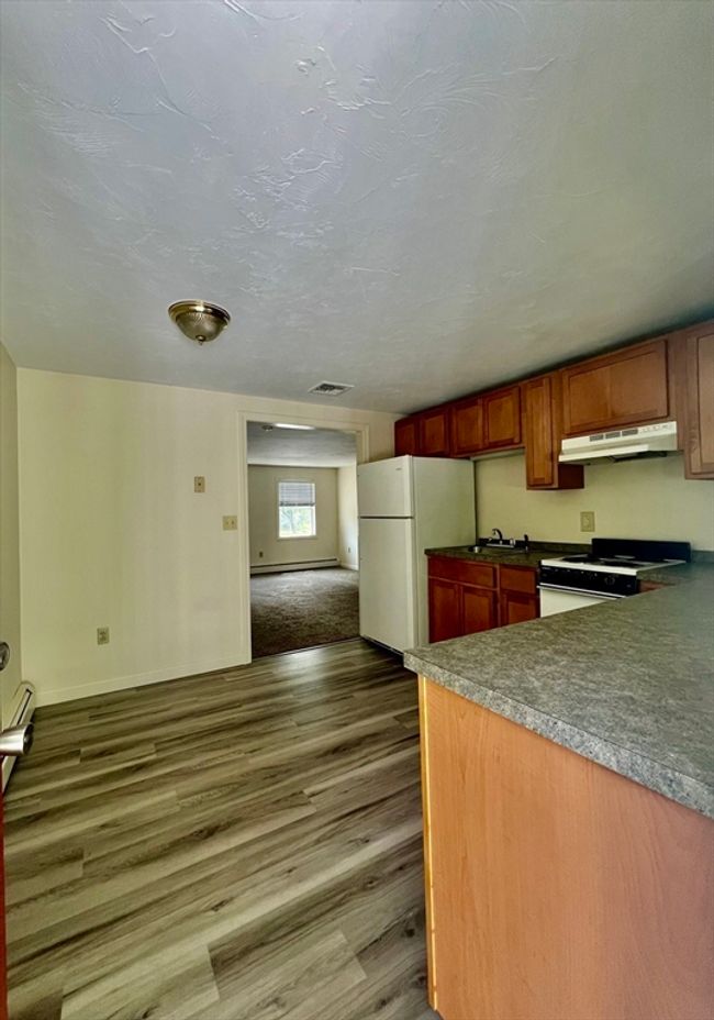 APT-3 - 1 Gault Rd, Condo with 2 bedrooms, 1 bathrooms and 2 parking in West Wareham MA | Image 4