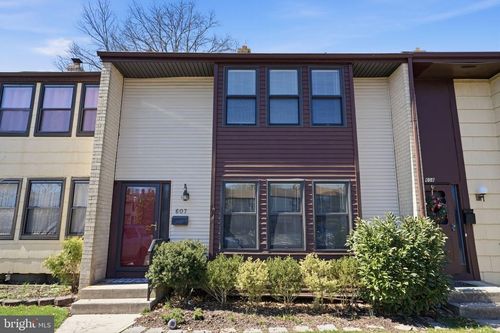 607 Greenwich Ct, East Windsor, NJ, 08520-5612 | Card Image