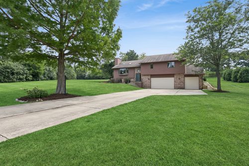 805 Amber Ln, Lake Villa, IL, 60046-7548 | Card Image
