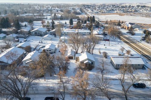 5324 55 St, Camrose, AB, T4V2C1 | Card Image