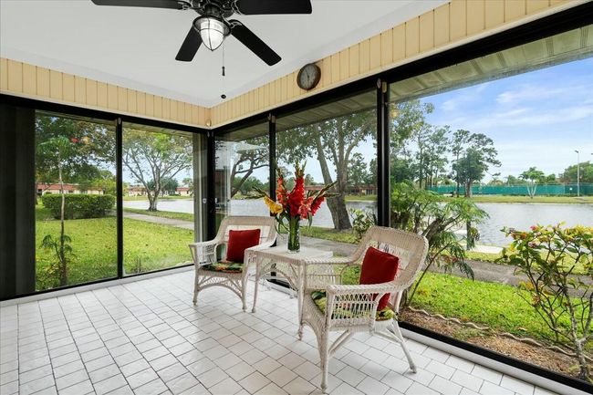 603 Laconia Cir, Condo with 2 bedrooms, 2 bathrooms and null parking in Lake Worth FL | Image 8