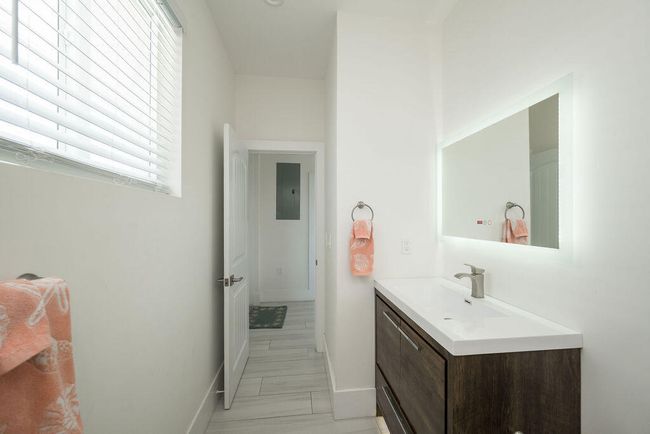 Guest Bathroom | Image 26