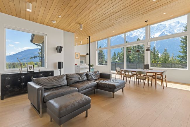1764 Pinewood Drive, House other with 5 bedrooms, 4 bathrooms and 5 parking in Pemberton BC | Image 6