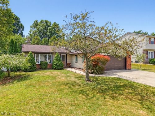 7875 Newcomb Dr, Parma, OH, 44129-5814 | Card Image