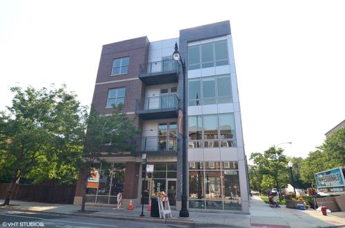 4w-1507 W Carmen Ave, Chicago, IL, 60640-2898 | Card Image