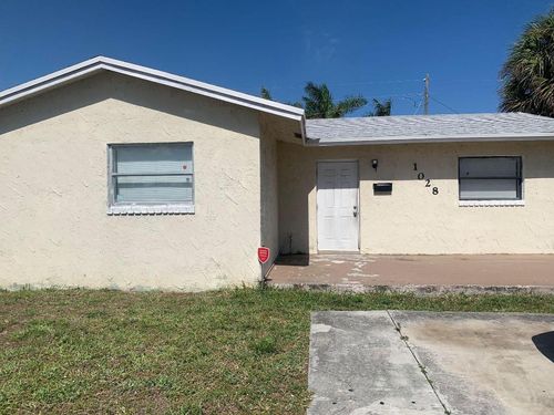 1028 W 7th St, Riviera Beach, FL, 33404-7436 | Card Image