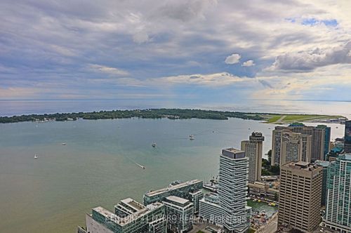 6907-138 Downes Street, Toronto, ON, M5E0E4 | Card Image