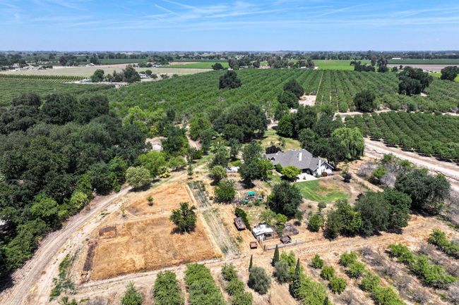 9415 21 St Ave, Home with 3 bedrooms, 3 bathrooms and null parking in Lemoore CA | Image 14