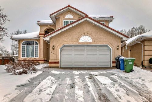 622 Mckenzie Lake Bay Se, Home with 5 bedrooms, 3 bathrooms and 4 parking in Calgary AB | Card Image