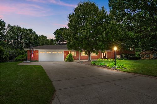 686 Evans Lane, Washington Twp, OH, 45459 | Card Image