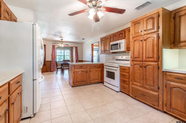 15502 County Road 1227, House other with 4 bedrooms, 2 bathrooms and null parking in Flint TX | Image 13