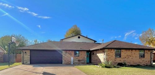 542 Sunset Drive, Watonga, OK, 73772 | Card Image