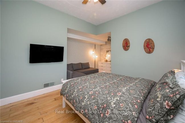 3318 Dundas St, House other with 3 bedrooms, 2 bathrooms and 6 parking in Burlington ON | Image 23