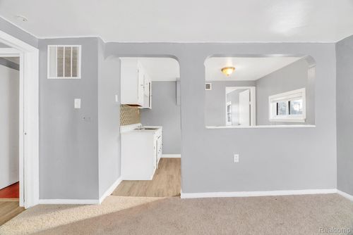 20850 Waltham Rd, Warren, MI, 48089-3252 | Card Image