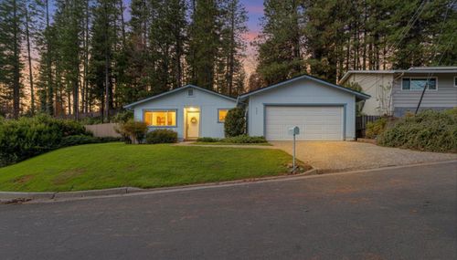 882 Forest Glade Cir, Grass Valley, CA, 95945-5410 | Card Image