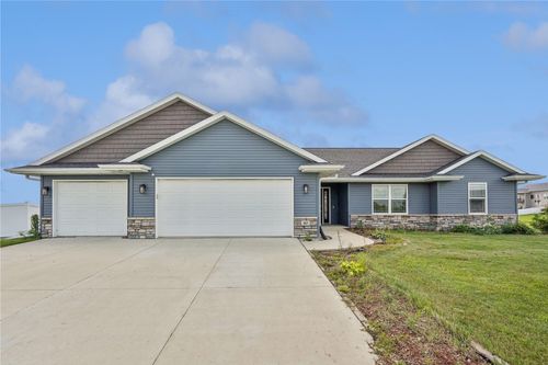 103 Viking Dr, Vinton, IA, 52349-3500 | Card Image