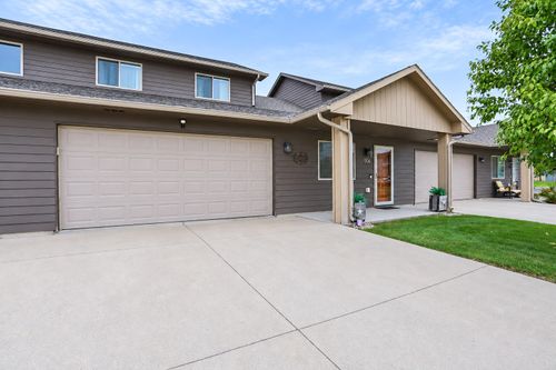 904 Villa Dr, ABERDEEN, SD, 57401-2620 | Card Image