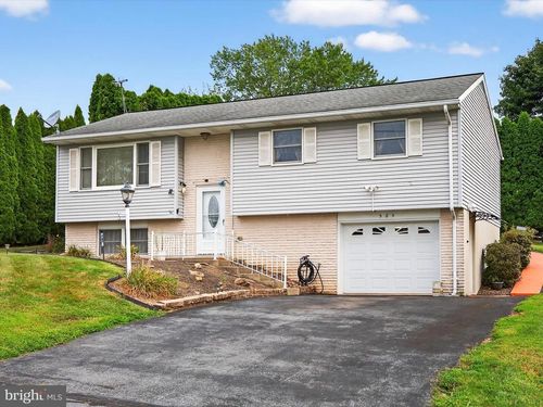 585 Cherry St, Lebanon, PA, 17046-4313 | Card Image