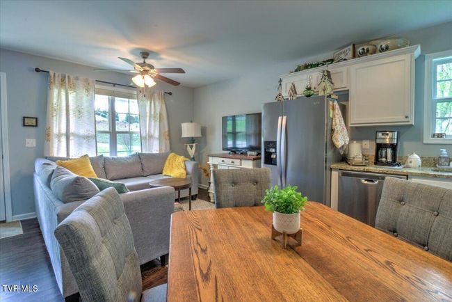 712 Lake Point Dr, House other with 3 bedrooms, 2 bathrooms and null parking in Piney Flats TN | Image 13