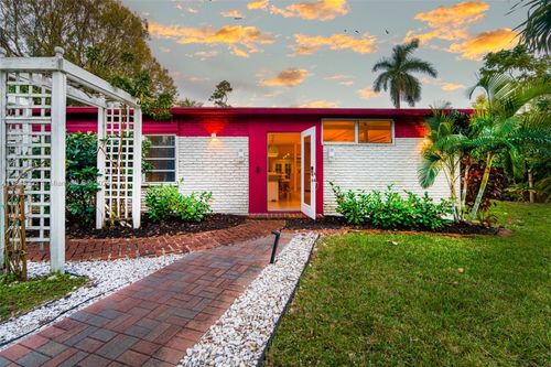 wh-40 Ne 24th St, Wilton Manors, FL, 33305-1022 | Card Image
