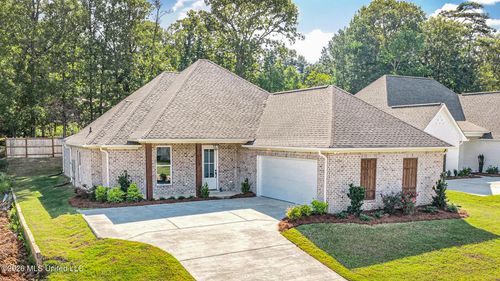 352 Oakville Cir, Brandon, MS, 39047-4046 | Card Image