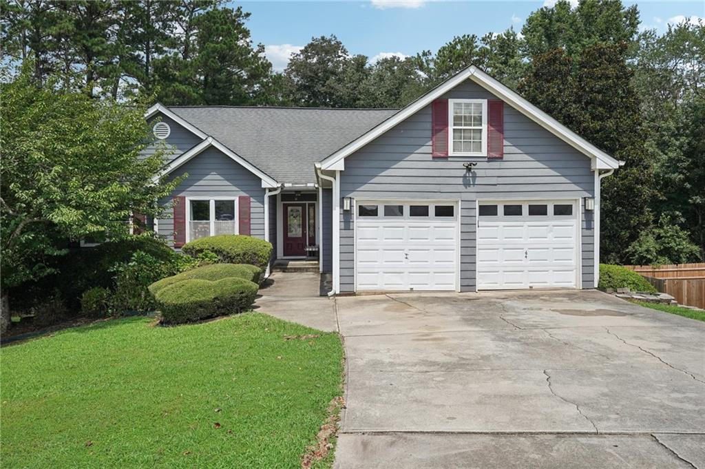 Weaver Falls Ct, Loganville, GA 30052