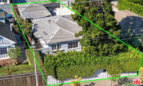 2563 Walnut Ave, Venice, CA, 90291-5035 | Card Image