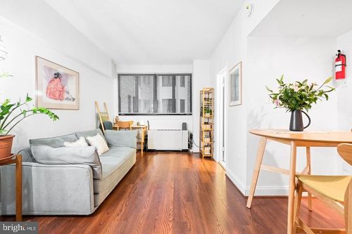 apt-204-1701 16th St Nw, WASHINGTON, DC, 20009-3160 | Card Image