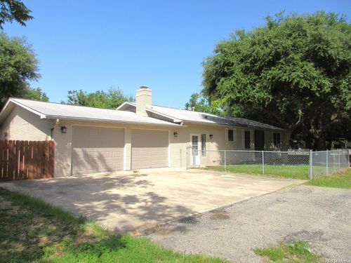 1001 Naples St, Castroville, TX, 78009-4004 | Card Image