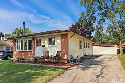 226 N California Ave, Mundelein, IL, 60060-2006 | Card Image