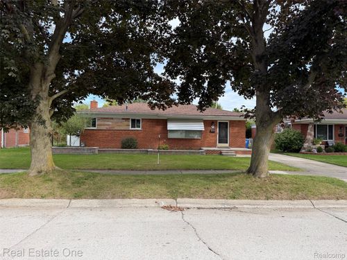 26126 Warrington St, Dearborn Heights, MI, 48127-2954 | Card Image