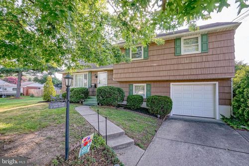 20 Grace Ave, PENNSVILLE, NJ, 08070-1205 | Card Image