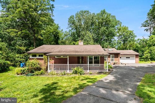 25 E Pennsbury Way, CHADDS FORD, PA, 19317-9301 | Card Image