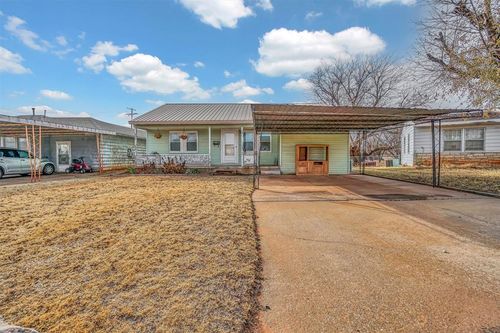 131 Thornton Ln, Elk City, OK, 73644-1635 | Card Image