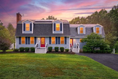 21 Century Ln, Litchfield, NH, 03052-1093 | Card Image