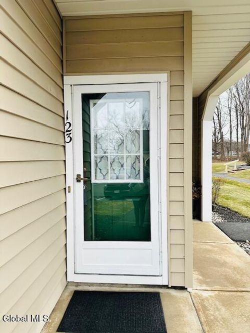 123 Hampton Place Blvd, Troy, NY, 12180-7751 | Card Image
