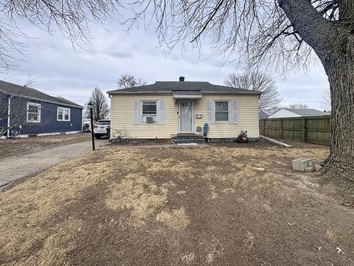 2437 33rd Ave, Rock Island, IL, 61201-6300 | Card Image