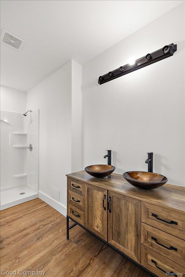 28-494 Bloomfield Ave-28.jpg | Image 12