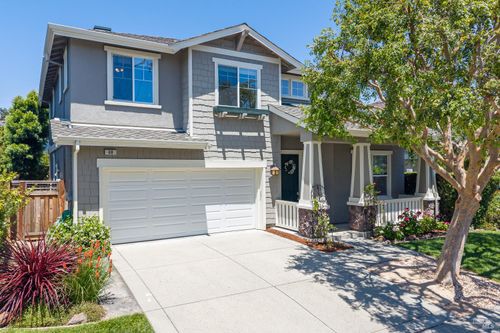 68 Pinheiro Cir, Novato, CA, 94945-6805 | Card Image