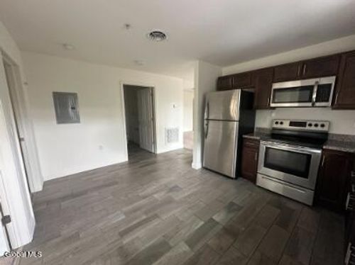 7-1047 Broadway, Rensselaer, NY, 12144-1945 | Card Image