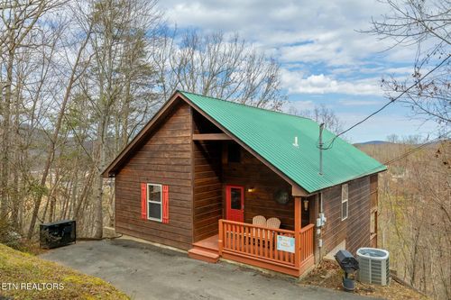 4116 Dollys Dr, Sevierville, TN, 37876-7691 | Card Image