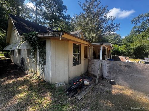 27 2nd St, Montgomery, AL, 36108-1103 | Card Image