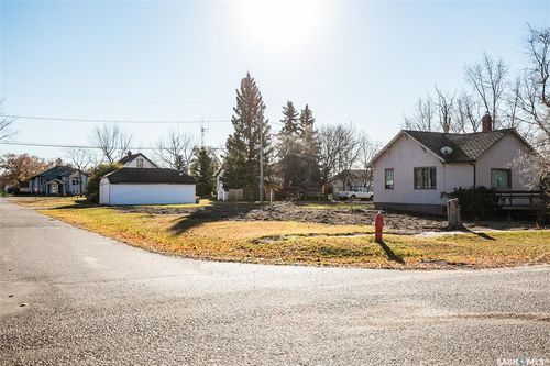 204 Chipman St, Luseland, SK, S0L1S2 | Card Image