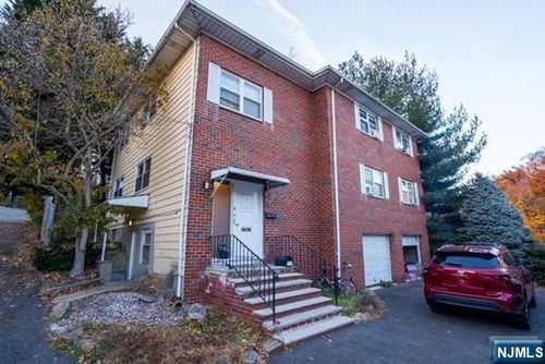 1462A River Rd, Edgewater, NJ, 07020-1877 | Card Image