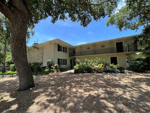 apt-105-800 Coquina Ln, Vero Beach, FL, 32963-2398 | Card Image