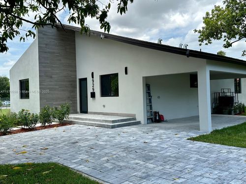 929 Nw 60th St, Miami, FL, 33127-1035 | Card Image