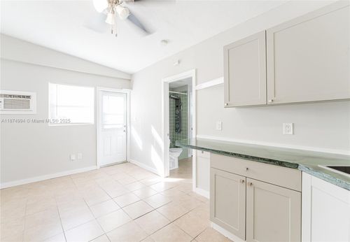 b-1560 Ne 42nd St, Pompano Beach, FL, 33064-6027 | Card Image