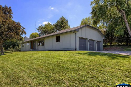 8029 Himebaugh Ave, Omaha, NE, 68134-2051 | Card Image
