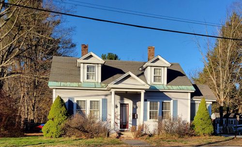 39 S Mast St, Goffstown, NH, 03045-2199 | Card Image