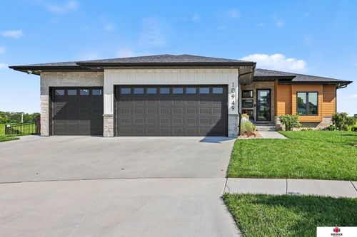 10949 Crescent Moon Pl, Lincoln, NE, 68527-9726 | Card Image